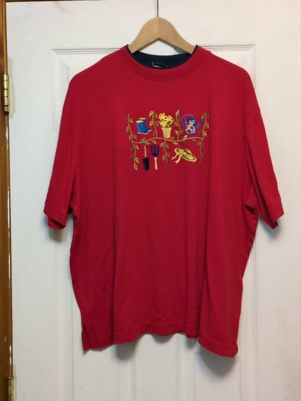 Vintage Bon Worth Red Embroidered T Shirt Sz XL Gardening Floral Grandmacore Coz
